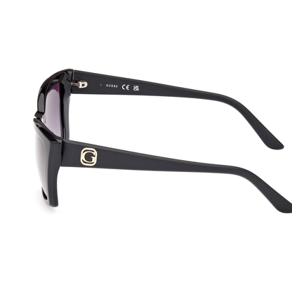 GUESS GU000098 women’s injected plastic cat-eye sunglasses, close-up of the gold-tone hinge and frame