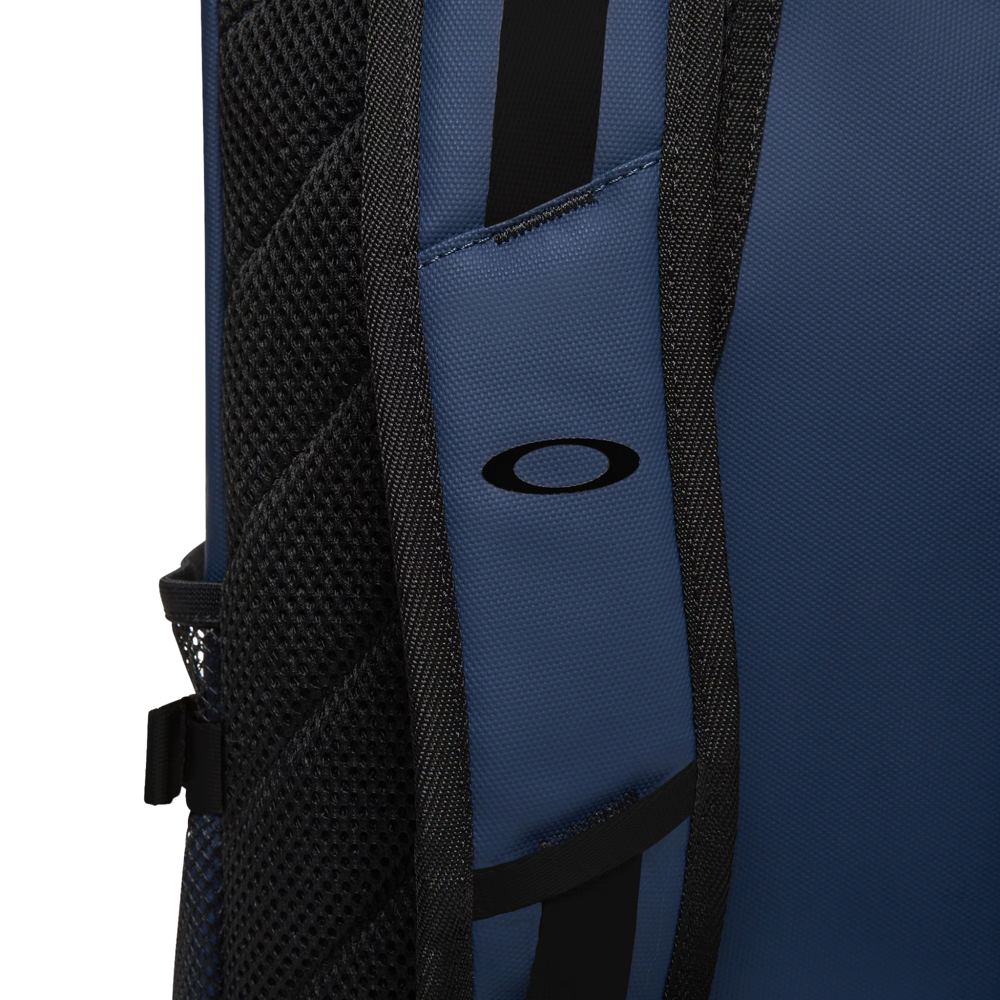 Oakley FOS901478 unisex backpack featuring spacious compartments, padded shoulder straps, and a durable everyday design.
