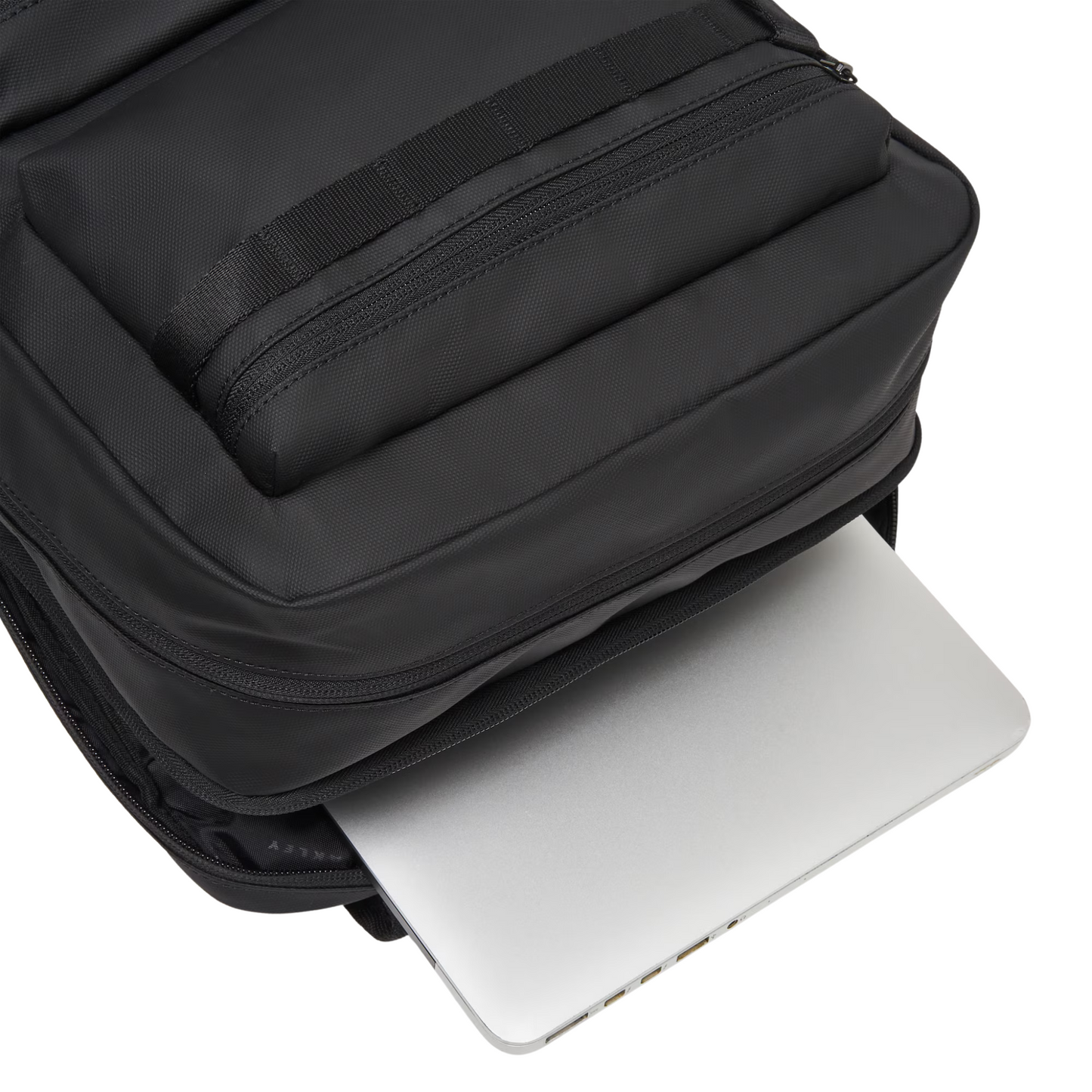 Oakley FOS901478 unisex backpack featuring spacious compartments, padded shoulder straps, and a durable everyday design.
