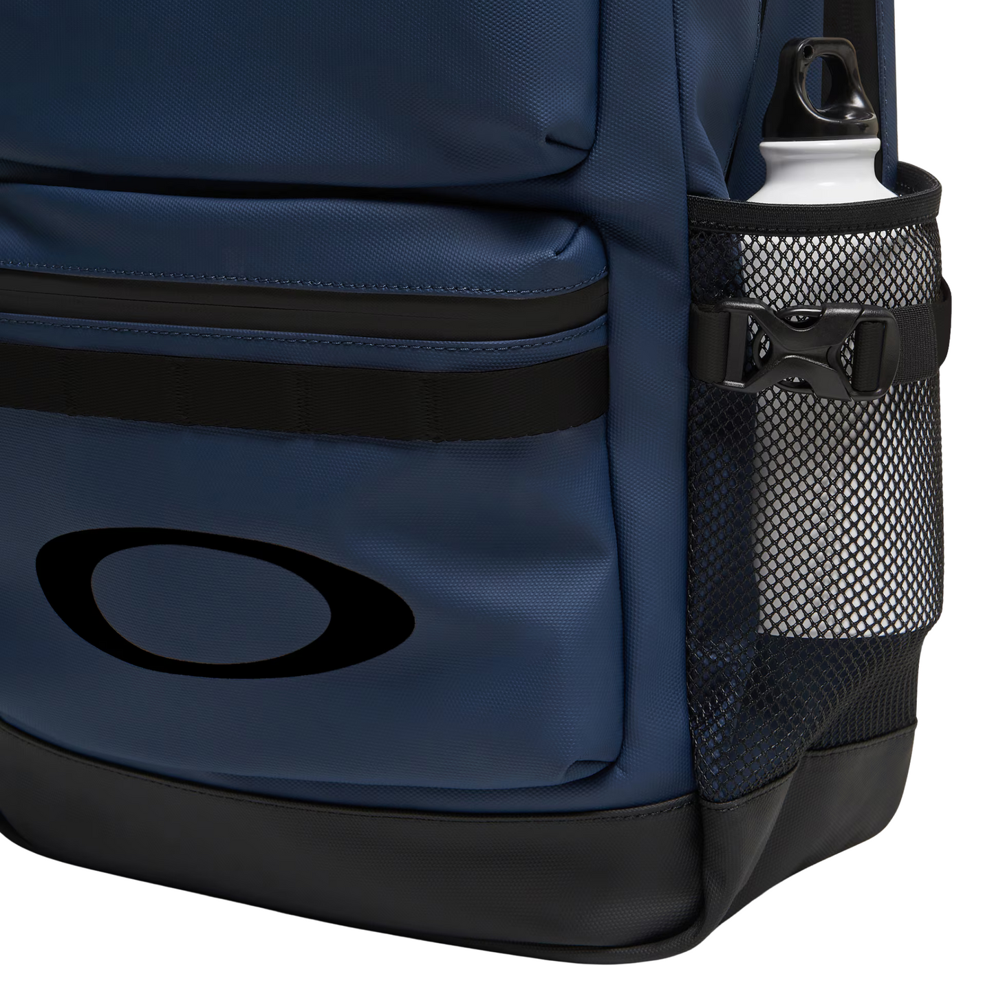 Oakley FOS901478 unisex backpack featuring spacious compartments, padded shoulder straps, and a durable everyday design.