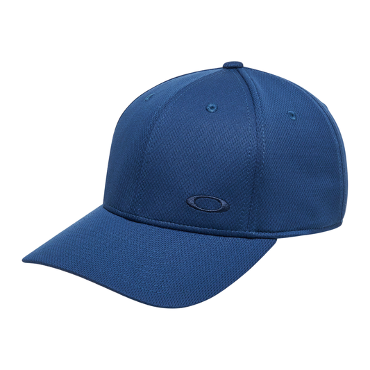 Oakley FOS901497 unisex performance cap with lightweight breathable fabric, adjustable fit, and embroidered Oakley logo.