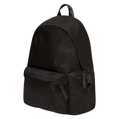 Oakley FOS901976 unisex backpack with spacious compartments, padded shoulder straps, and durable everyday design.