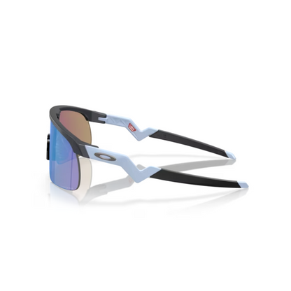 Oakley OJ9010 Resistor Youth Fit kids shield sunglasses with lightweight O Matter™ frame and high-wrap lens design.