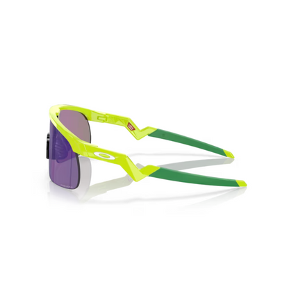 Oakley OJ9010 Resistor Youth Fit kids shield sunglasses with lightweight O Matter™ frame and high-wrap lens design.