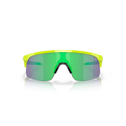 Oakley OJ9010 Resistor Youth Fit kids shield sunglasses with lightweight O Matter™ frame and high-wrap lens design.