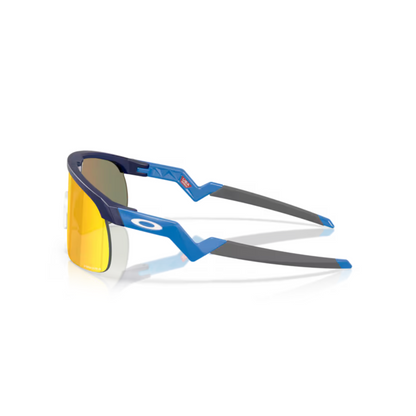 Oakley OJ9010 Resistor Youth Fit kids shield sunglasses with lightweight O Matter™ frame and high-wrap lens design.