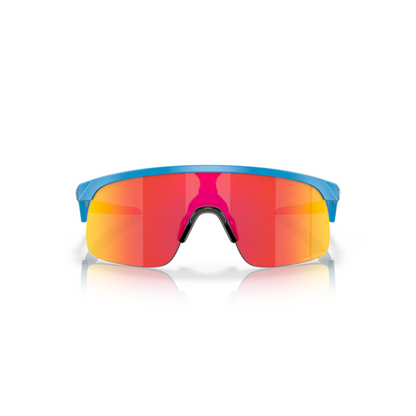 Oakley OJ9010 Resistor Youth Fit kids shield sunglasses with lightweight O Matter™ frame and high-wrap lens design.
