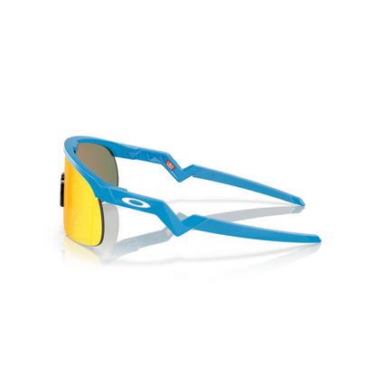 Oakley OJ9010 Resistor Youth Fit kids shield sunglasses with lightweight O Matter™ frame and high-wrap lens design.