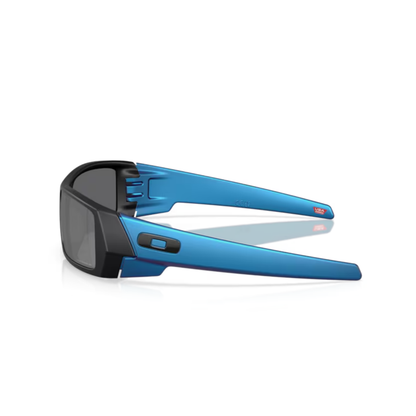 Oakley OO9014 Gascan Rectangle Sunglasses Side View