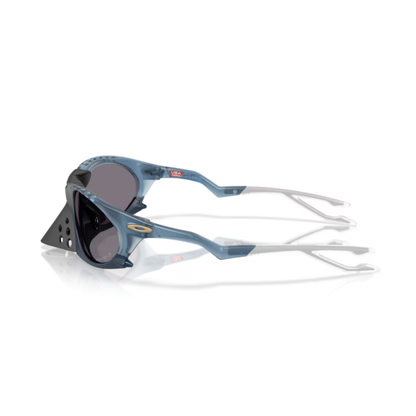 Oakley OO9437 Plantaris Rectangle sunglasses side view