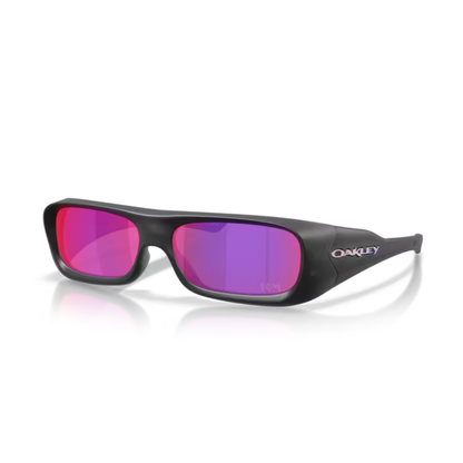 Oakley OO9520 Permian unisex O Matter rectangle sunglasses three quarter view