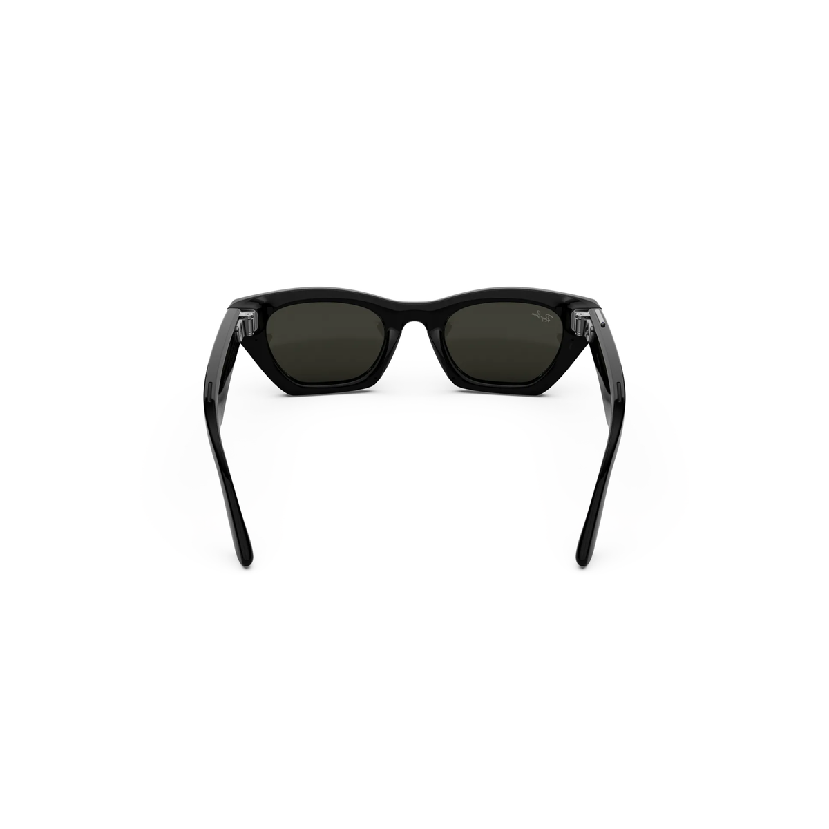Ray-Ban Meta RW4015 women injected cat-eye frame hinge and temple detail