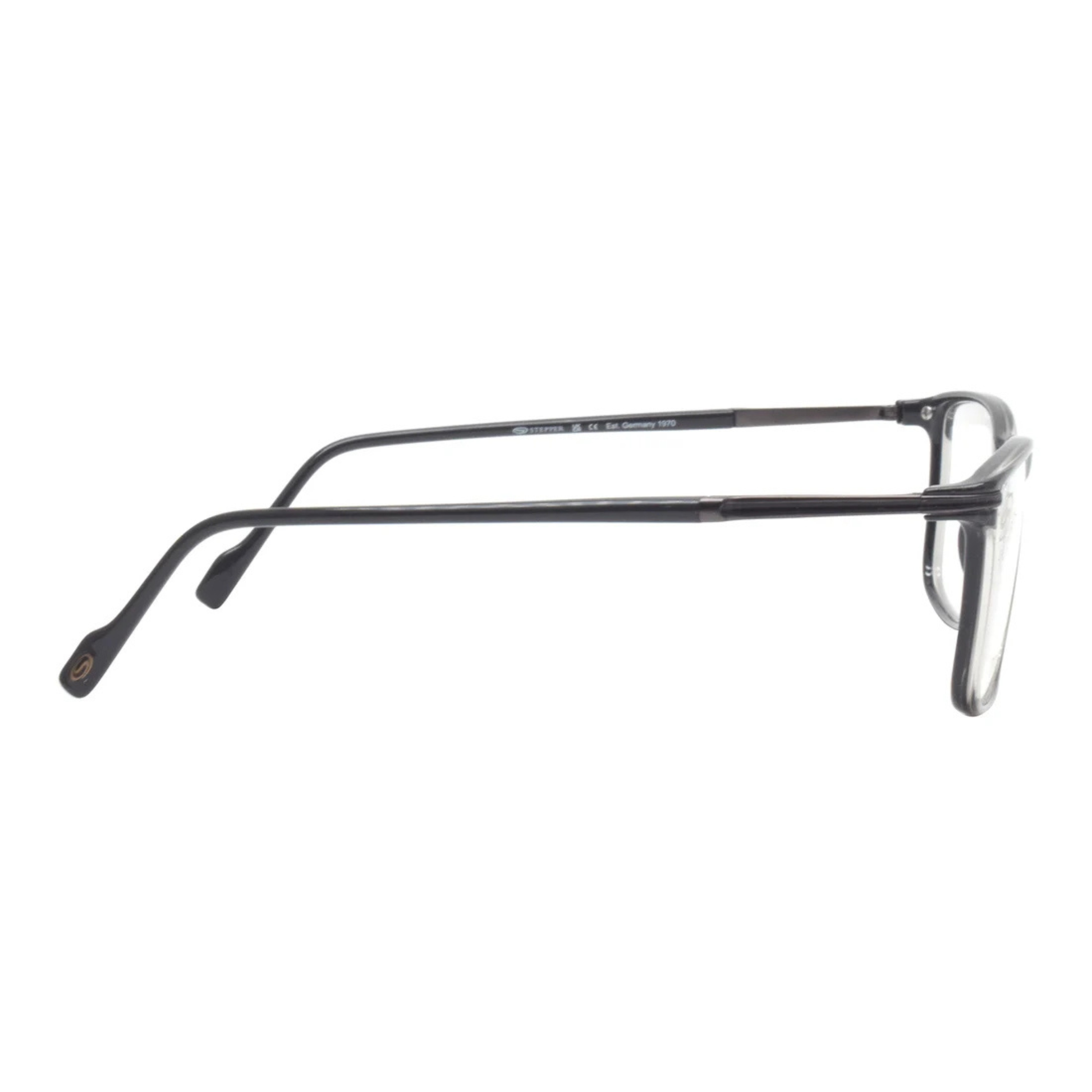 Stepper SI20074 unisex square titanium optical frame with lightweight full-rim construction and contemporary styling.